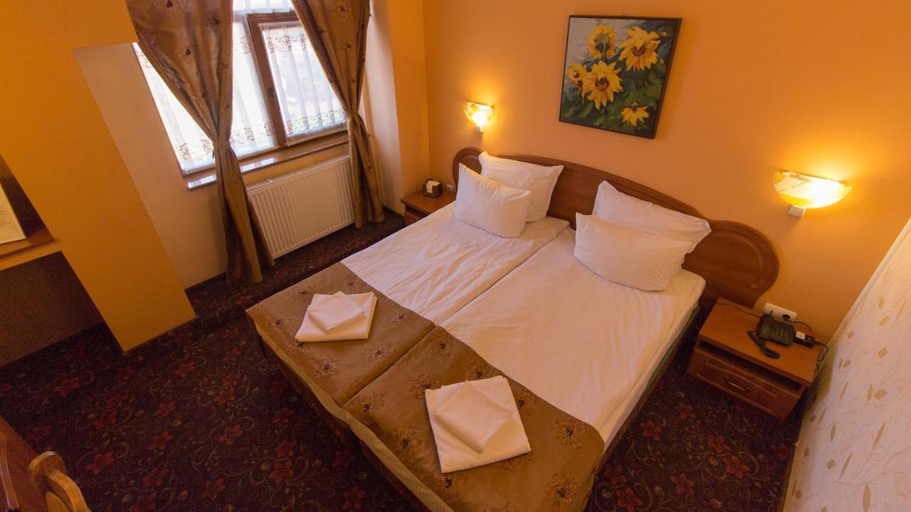 Pension La Fontana Baia Mare Extérieur photo