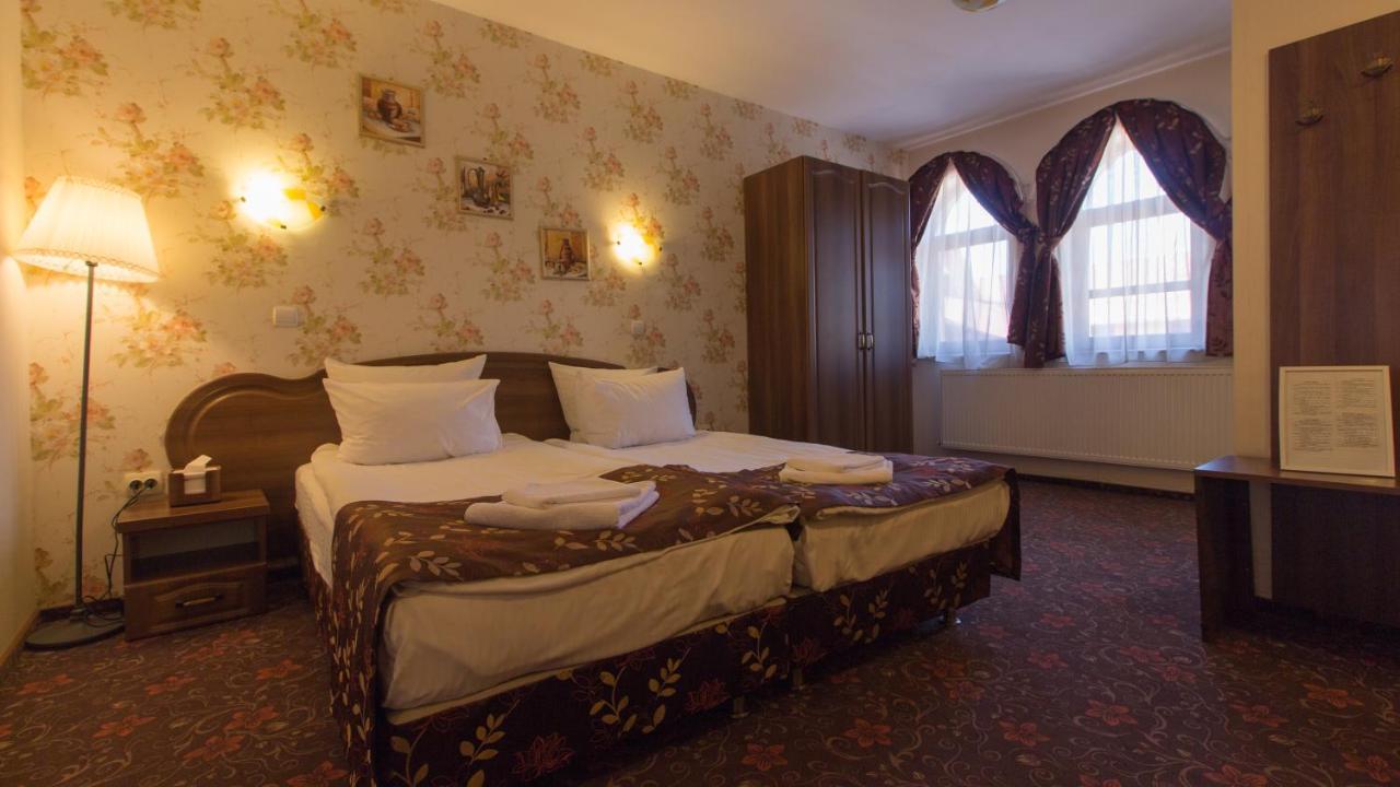 Pension La Fontana Baia Mare Extérieur photo