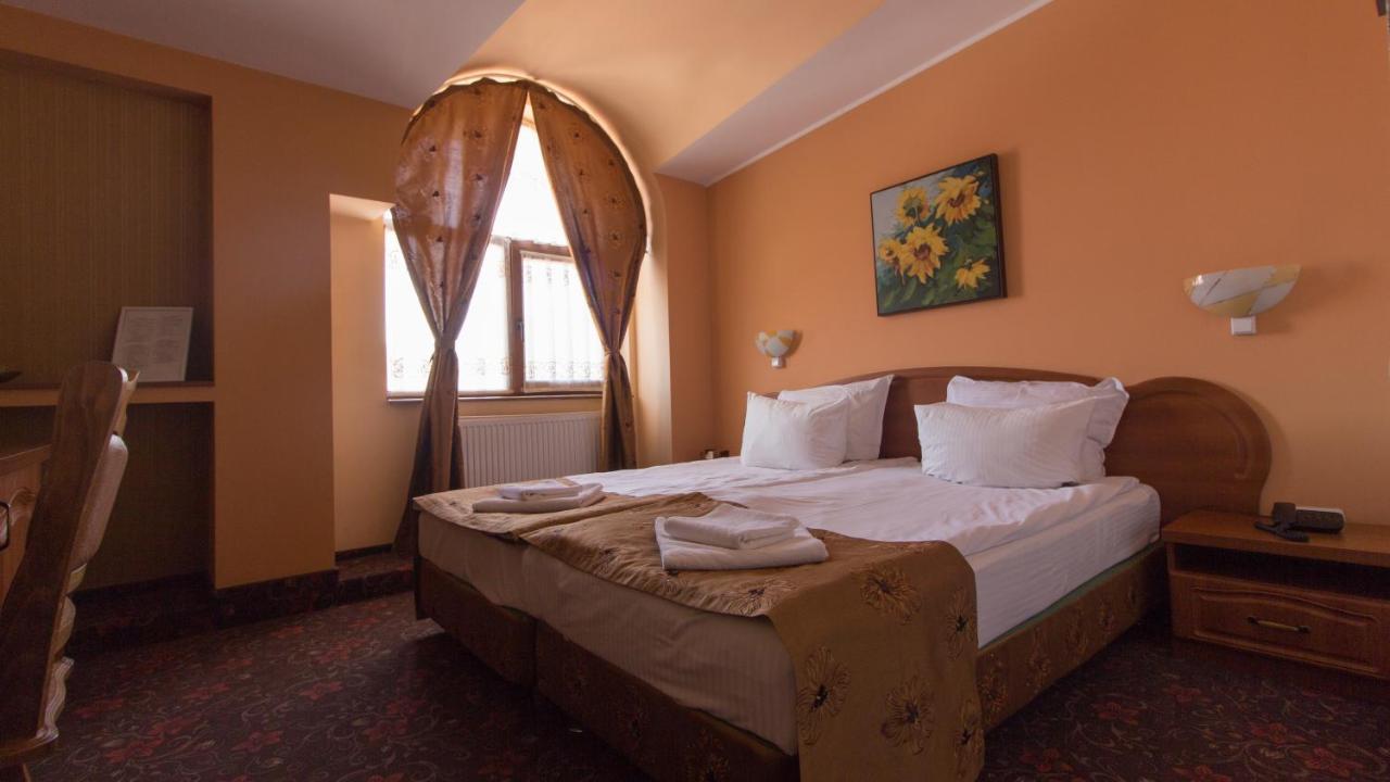 Pension La Fontana Baia Mare Extérieur photo