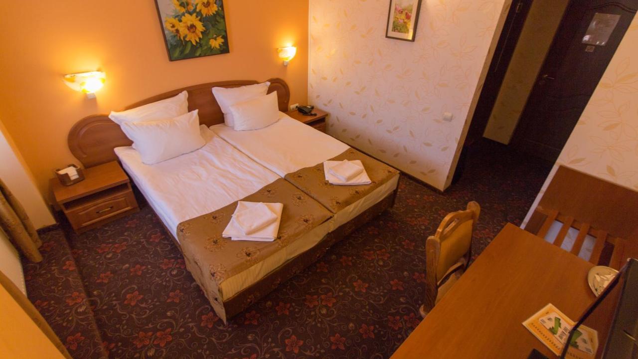 Pension La Fontana Baia Mare Extérieur photo