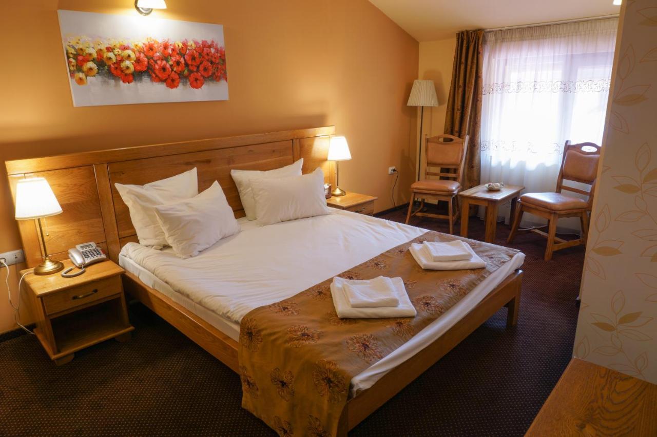 Pension La Fontana Baia Mare Extérieur photo