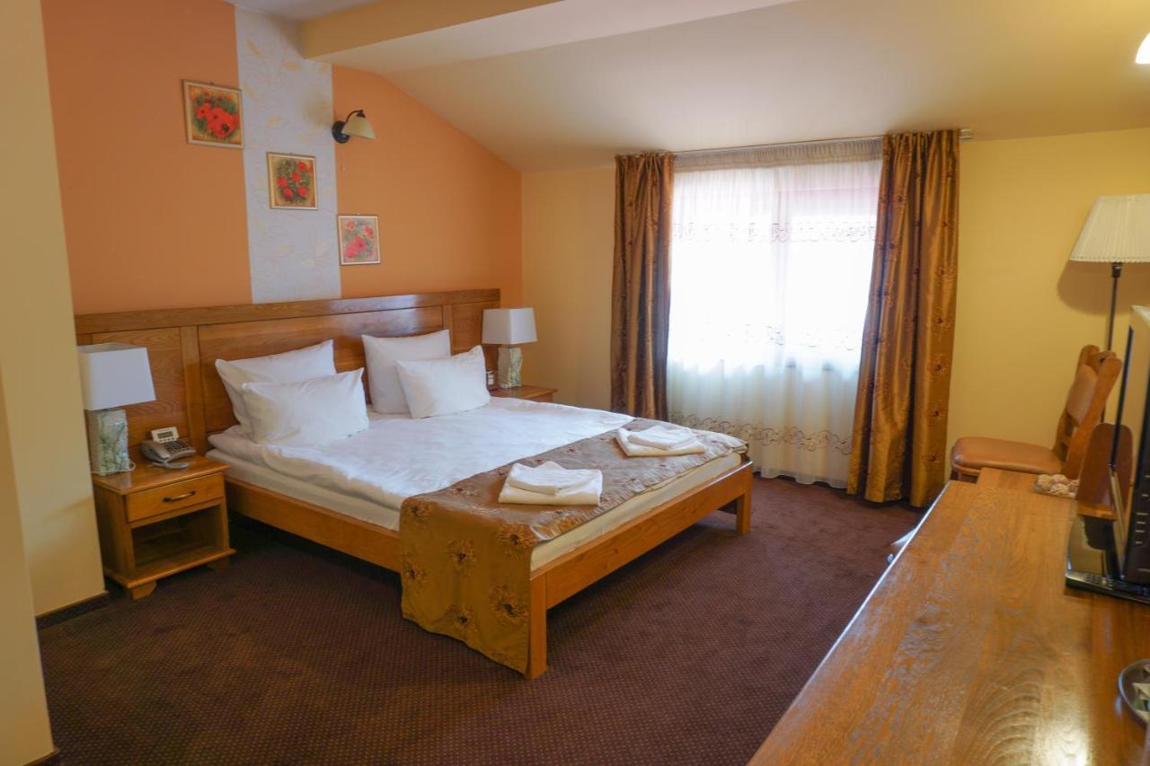 Pension La Fontana Baia Mare Extérieur photo